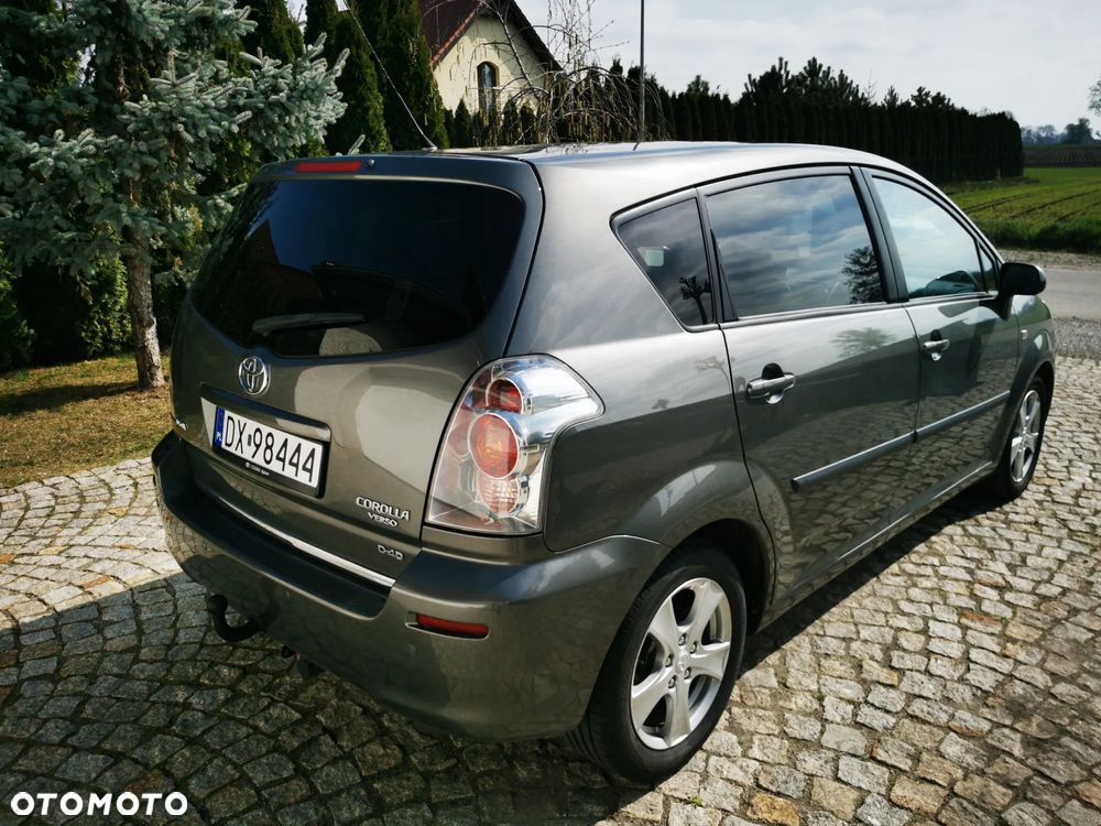Toyota Corolla Verso 2.2 D-4D - 3