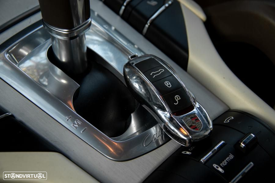 Porsche Cayenne S Hybrid - 30