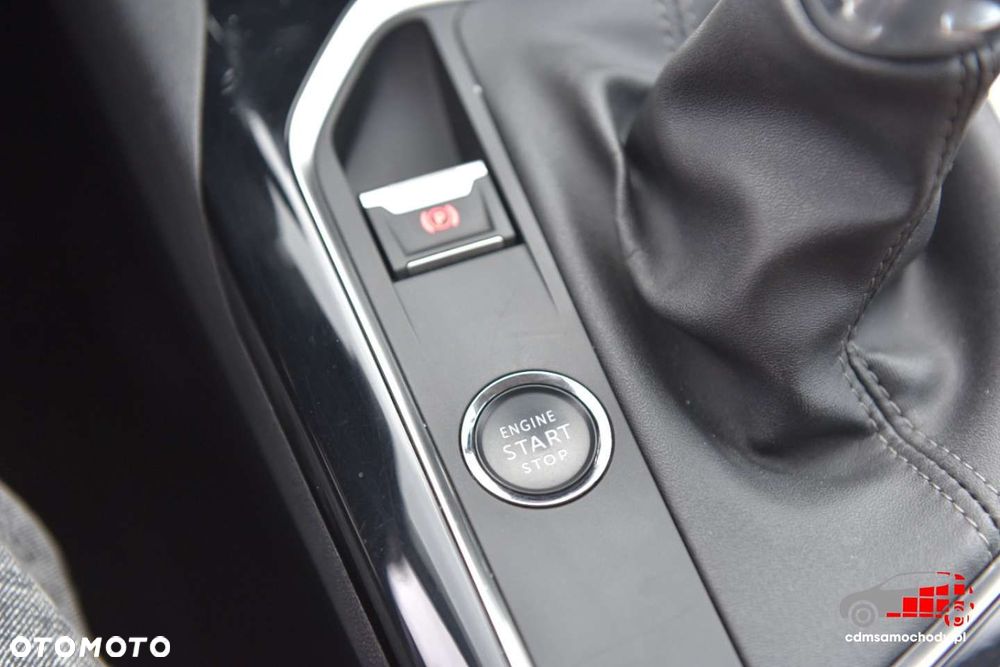 Peugeot 3008 PureTech 130 Stop & Start GPF Allure - 23