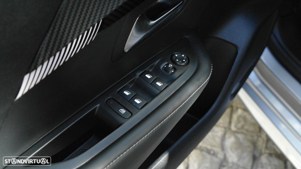 Peugeot 208 1.2 PureTech Allure - 25