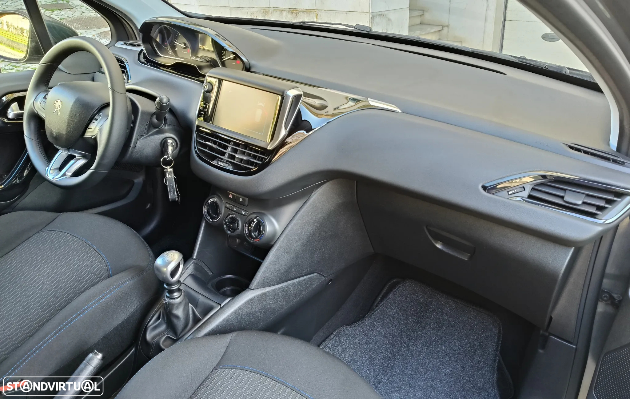 Peugeot 208 1.5 BlueHDi Signature - 19