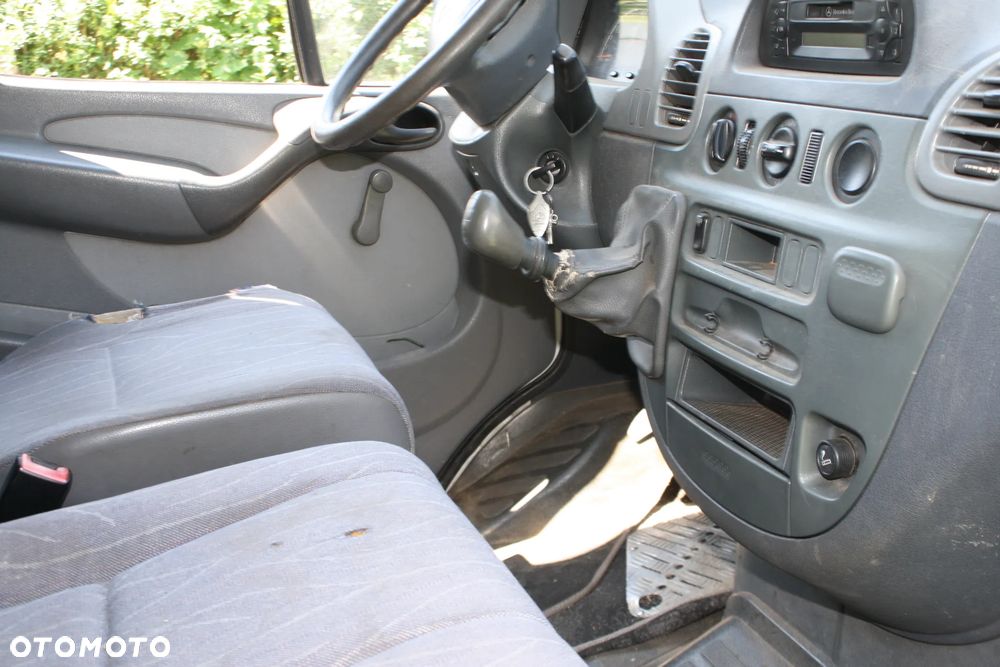 Mercedes-Benz Sprinter - 15