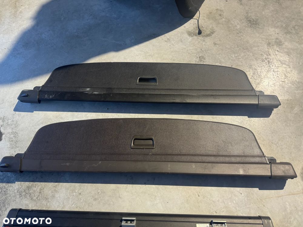 Roleta bagażnika brązowa volkswagen passat B7