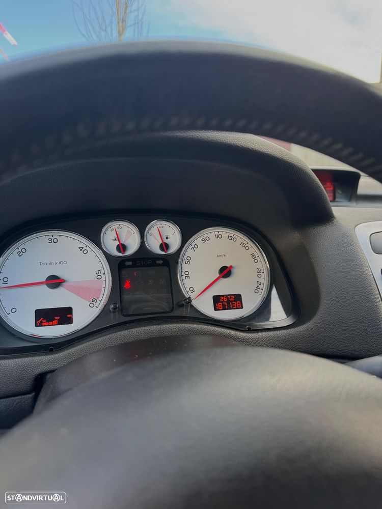 Peugeot 307 1.6 HDi Executive - 15