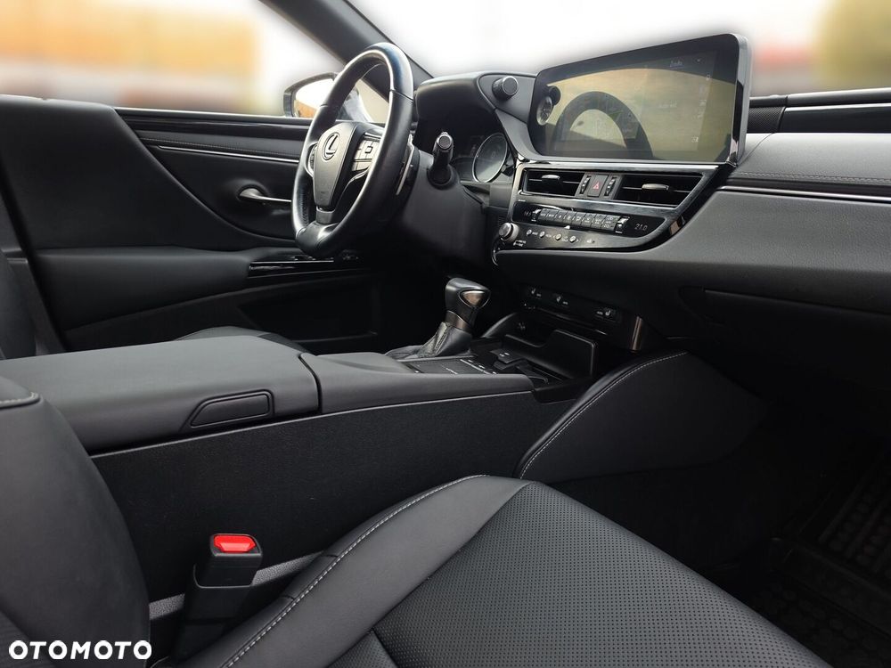 Lexus ES 300h Business Edition - 31