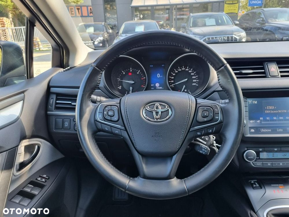 Toyota Avensis 2.0 D-4D Premium - 15