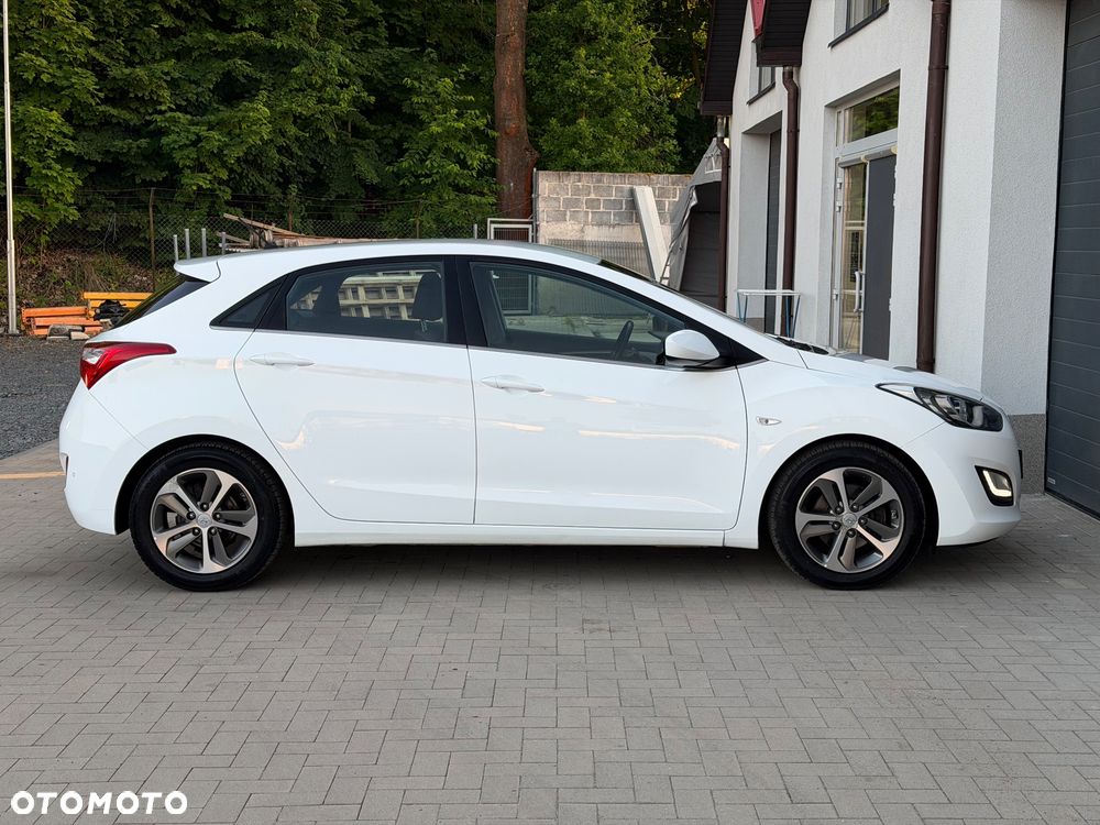 Hyundai i30 1.4 Premiere Comfort - 26