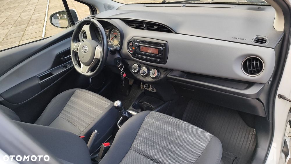 Toyota Yaris 1.0 Active EU6 - 18