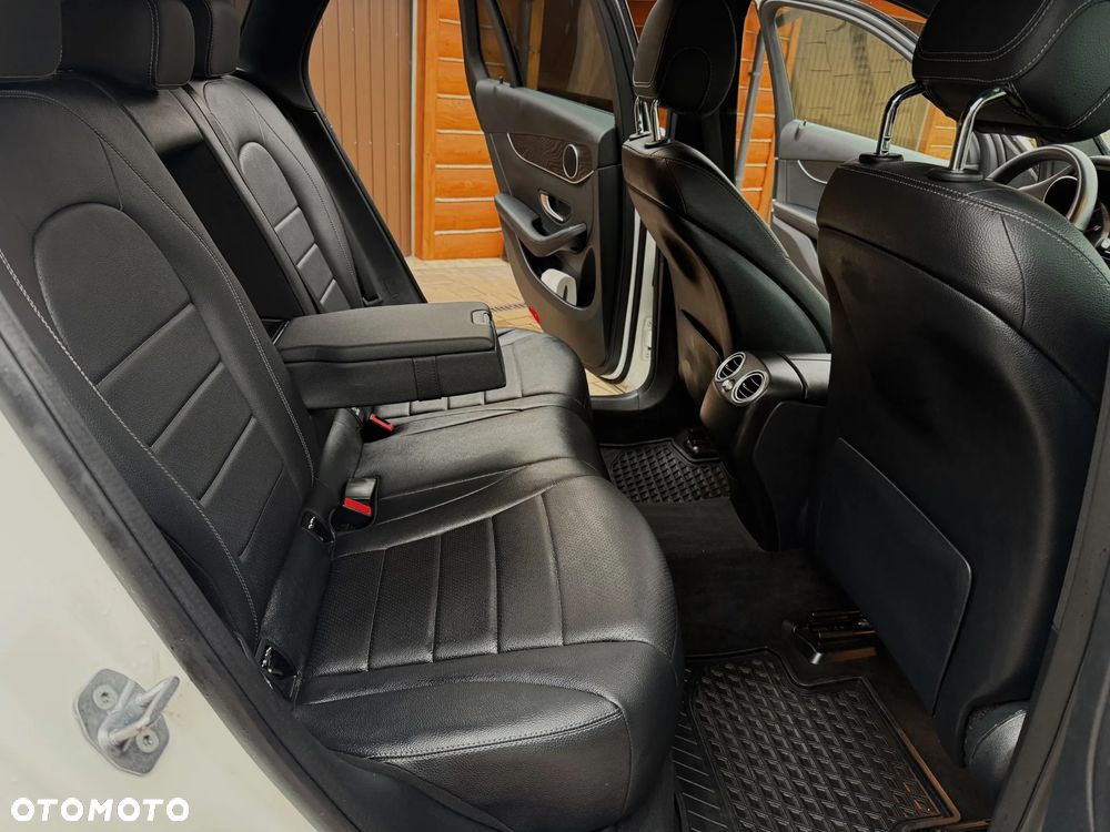 Mercedes-Benz GLC 300 4-Matic - 16