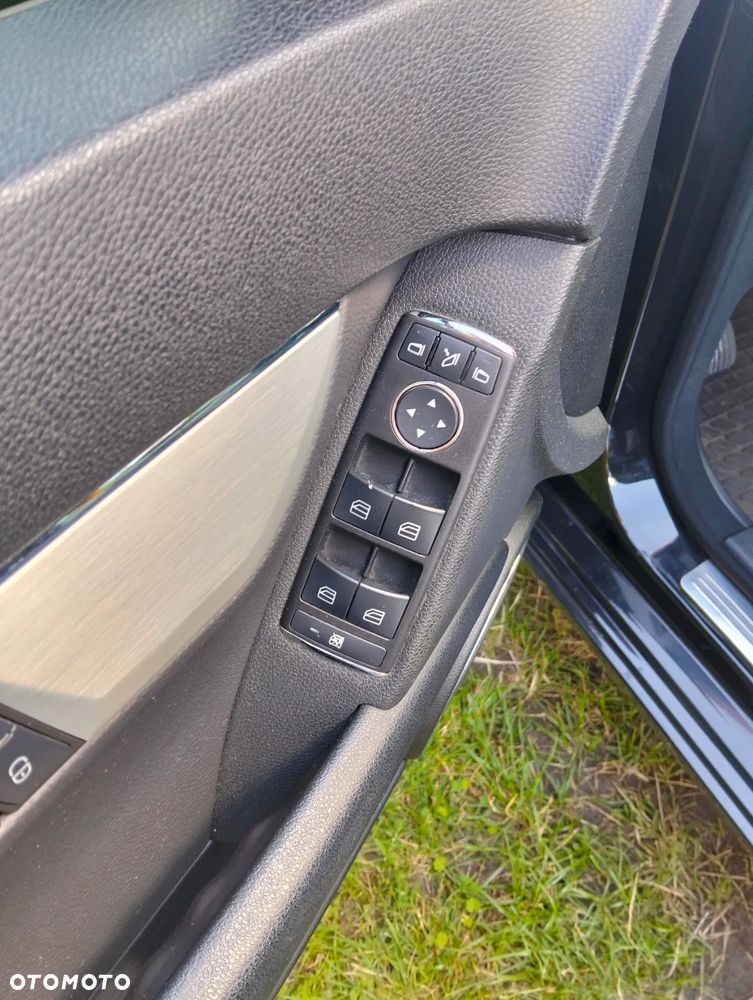 Mercedes-Benz Klasa C 180 T Kompressor Automatik BlueEFFICIENCY Avantgarde - 8