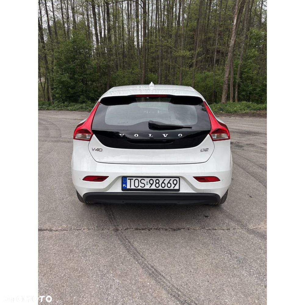 Volvo V40 D2 Kinetic - 8