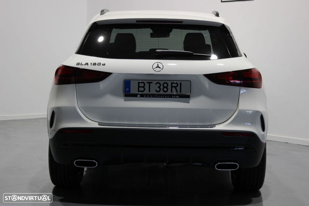Mercedes-Benz GLA 180 d AMG Line - 8
