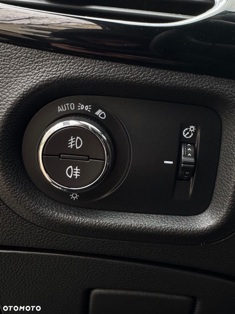 Opel Astra 1.4 T GPF Dynamic S&S - 13