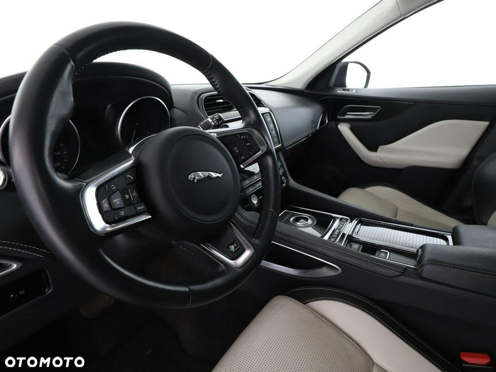 Jaguar F-Pace 2.0 i4D AWD R-Sport - 14