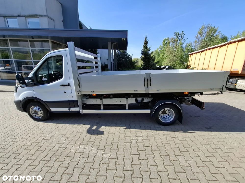 Ford Transit - 12