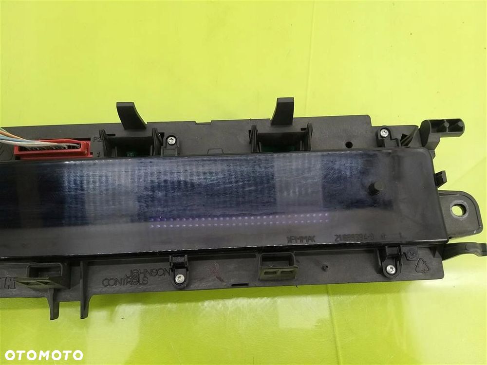 Licznik Renault Scenic II 2003-2009 2,0 16V BENZYNA P8200451505 281131401 - 5