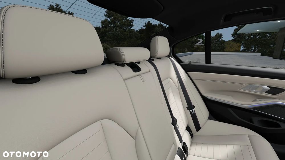 BMW Seria 3 330i xDrive M Sport - 11