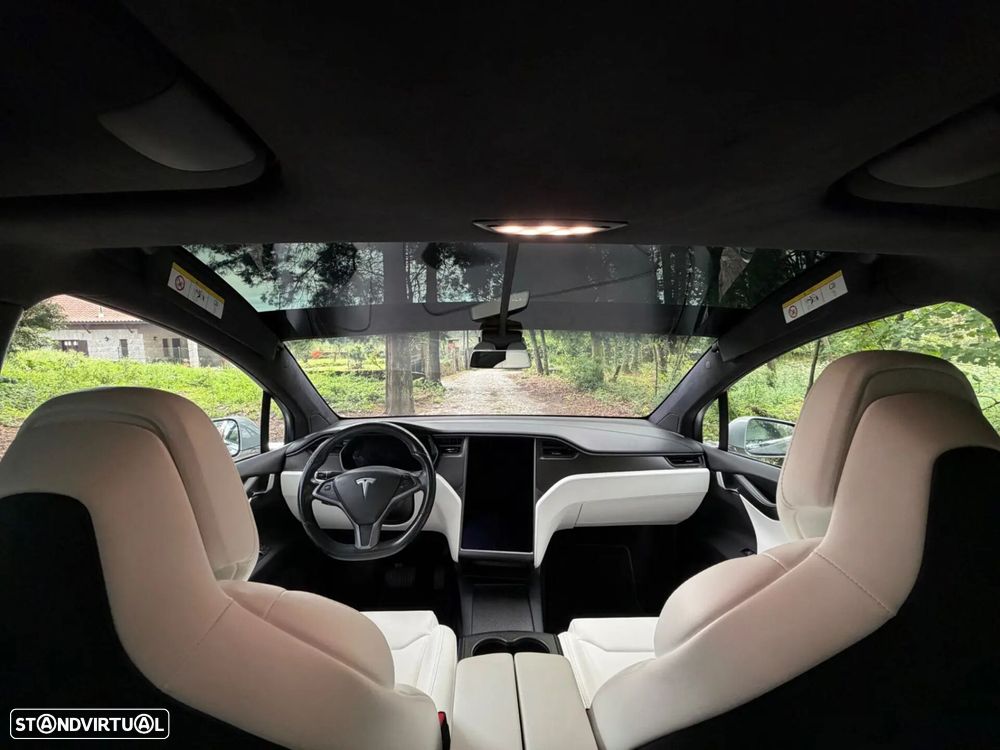 Tesla Model X 100D - 42
