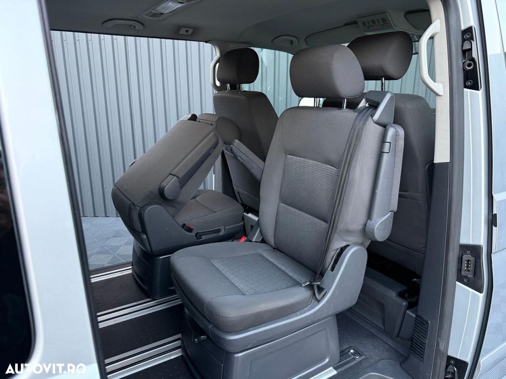 Volkswagen Multivan - 13