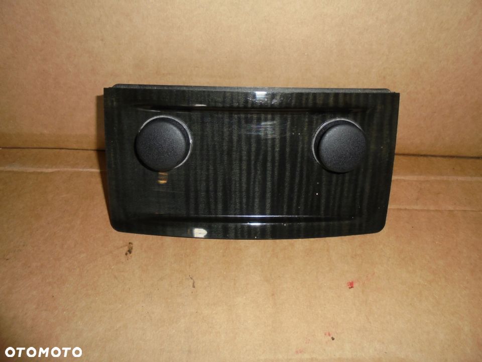 Gniazdo zapalniczki dekor BMW E60 E61 LIFT - 1