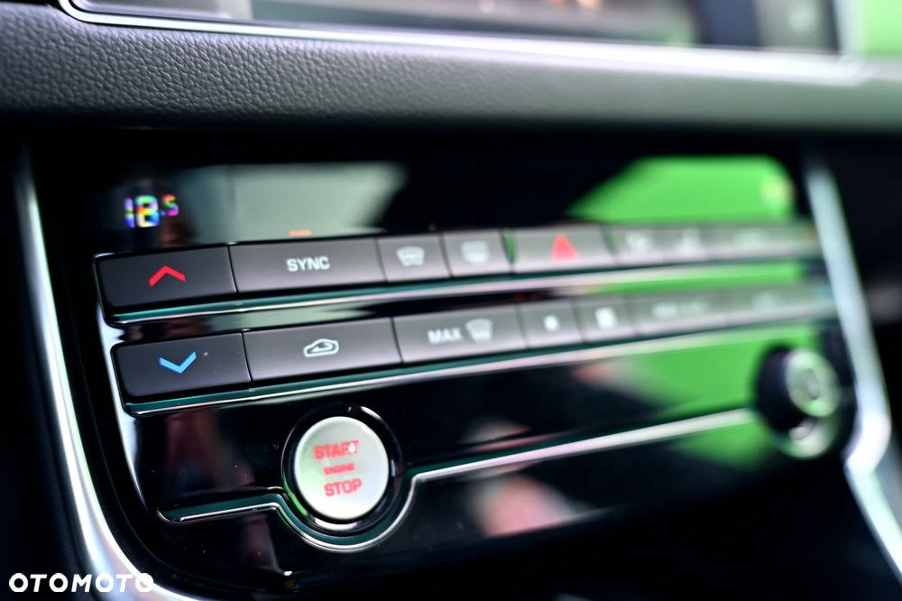 Jaguar XF 35t AWD R-Sport - 35