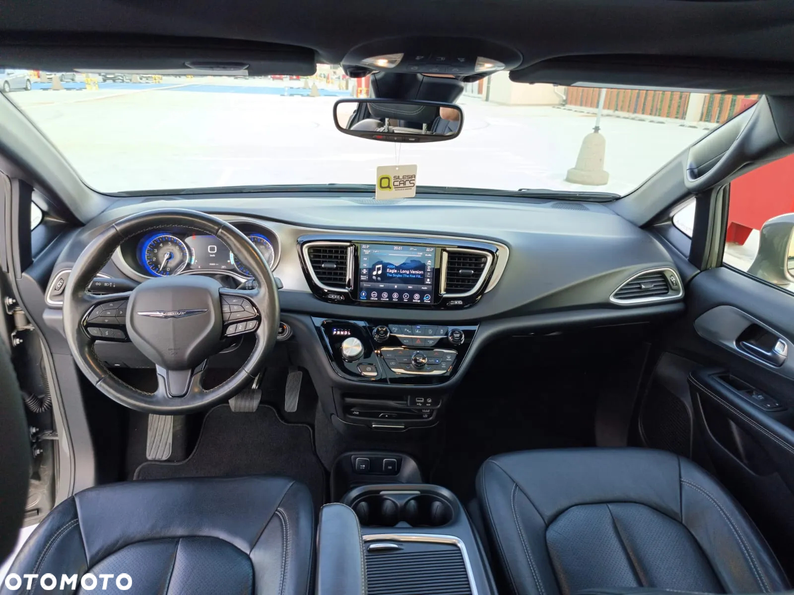 Chrysler Pacifica - 22