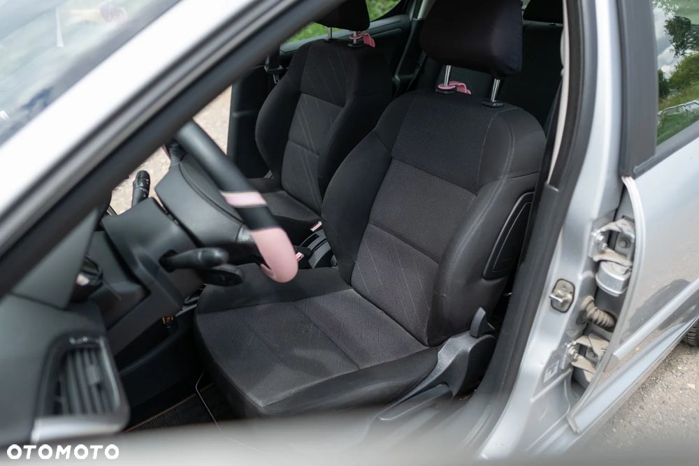 Peugeot 207 1.4 16V Trendy - 6