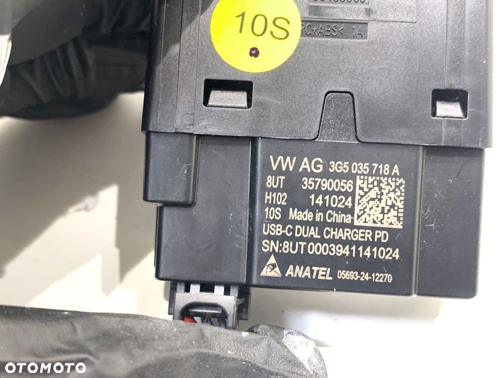 GNIAZDO USB  SKODA KAMIQ (NW4) 2019 - 2022 1.5 TSI 110 kW [150 KM] benzyna 2019 - 2022 3G5035718A - 5