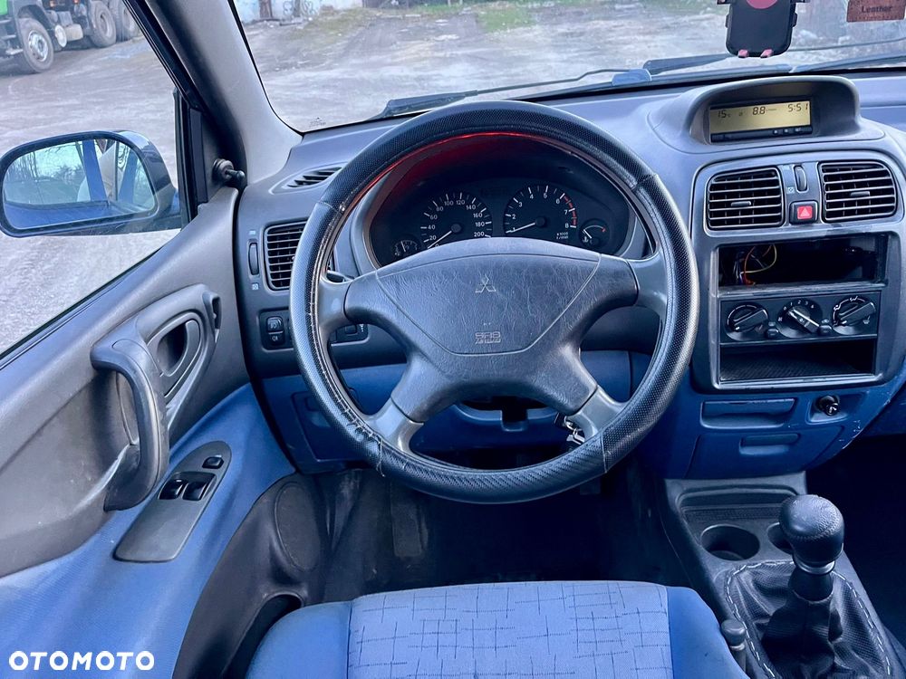 Mitsubishi Space Star - 16