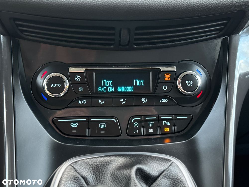 Ford Kuga - 40
