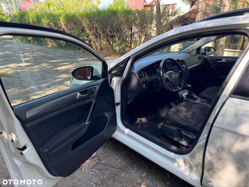 Volkswagen Golf - 20