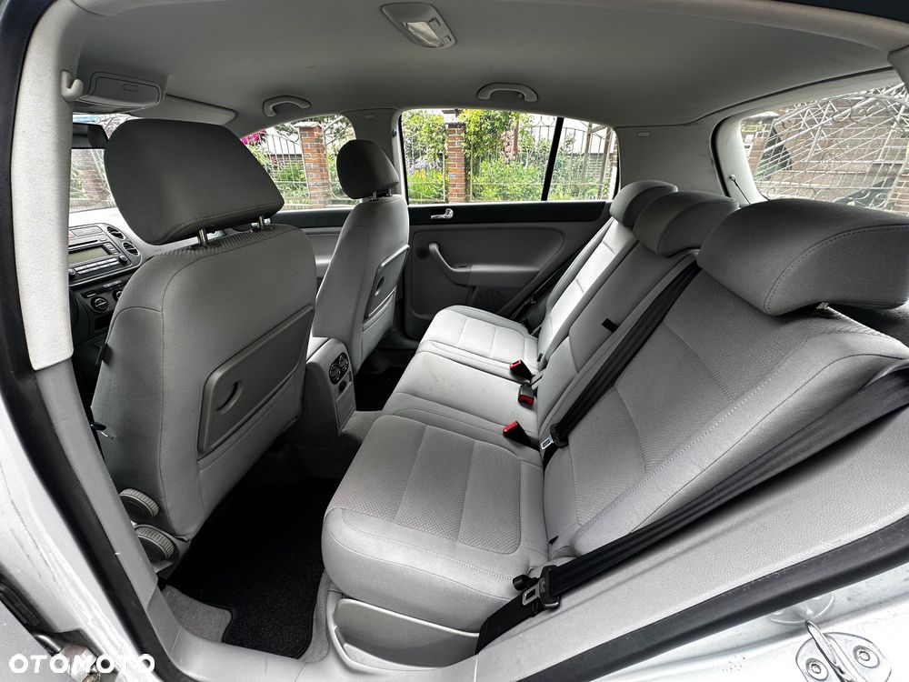 Volkswagen Golf Plus 1.6 FSI Comfortline - 13