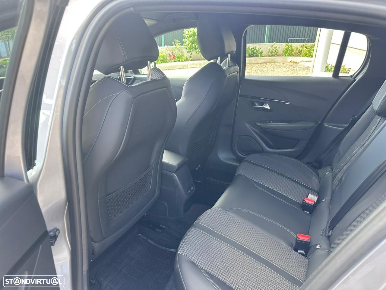 Peugeot 208 Elektromotor 136 Business - 13