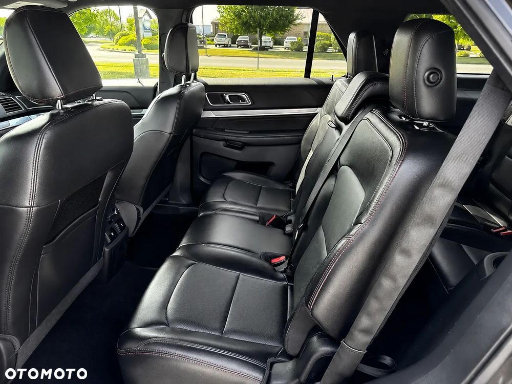 Ford Explorer - 11
