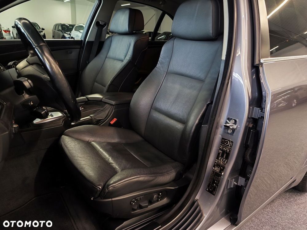 BMW Seria 5 525i Edition Exclusive - 7