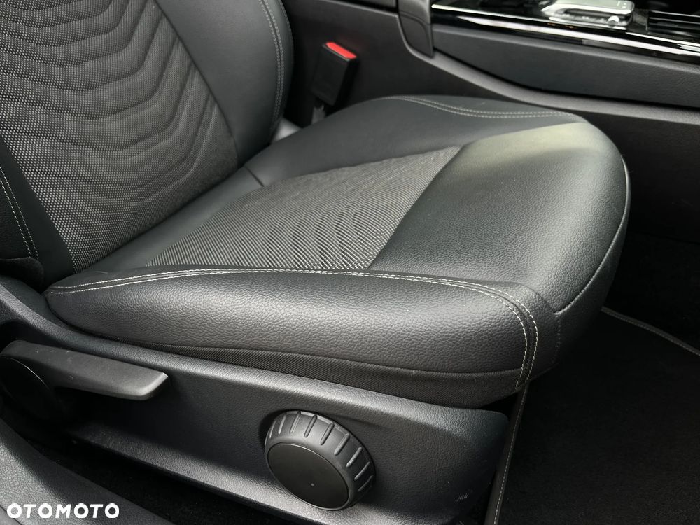 Mercedes-Benz CLA 180 Progressive 7G-DCT - 38