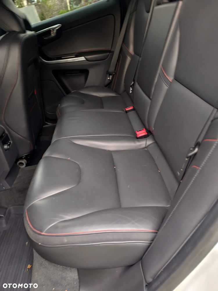 Volvo XC 60 D4 AWD Geartronic Ocean Race - 19