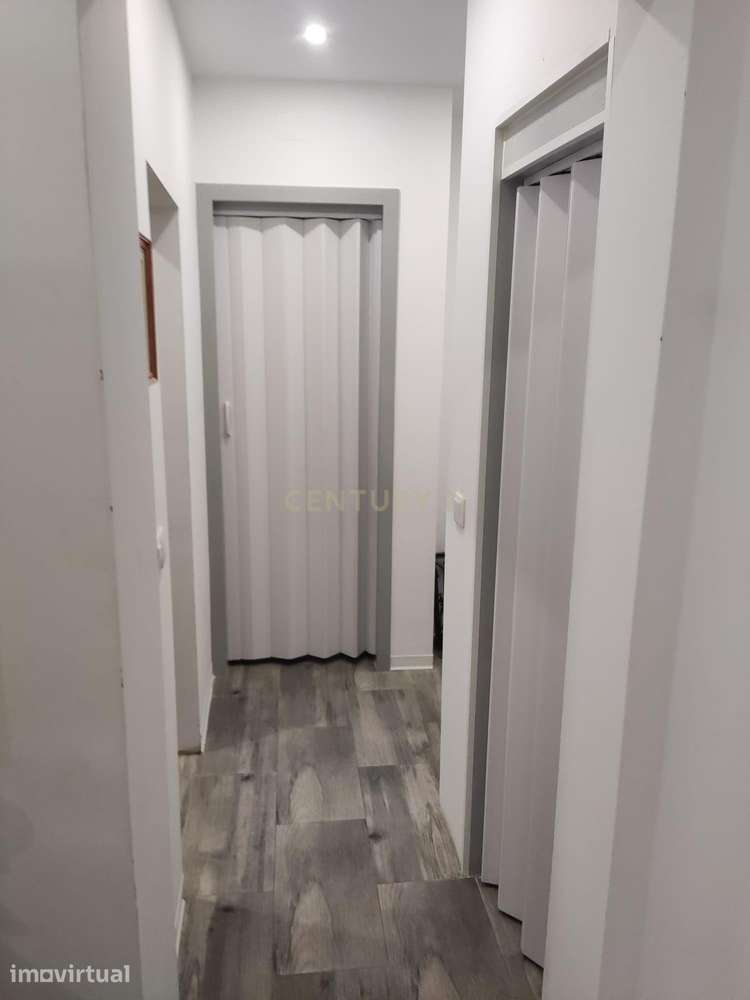 Apartamento Renovado com vista panorâmica em Setúbal - View 4