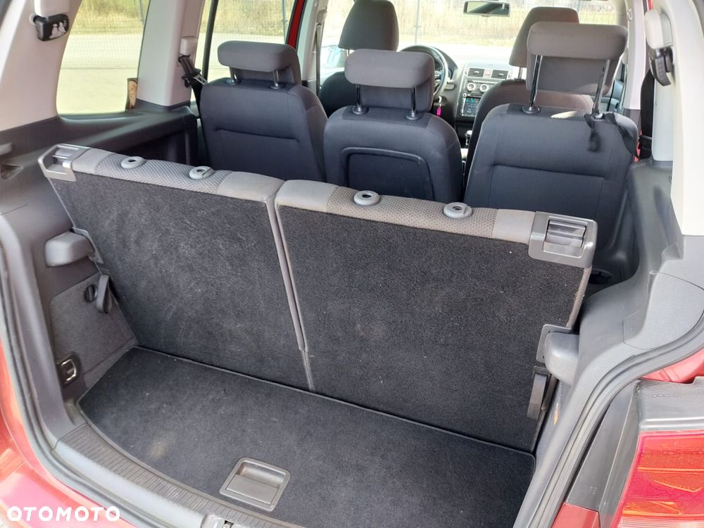 Volkswagen Touran - 13