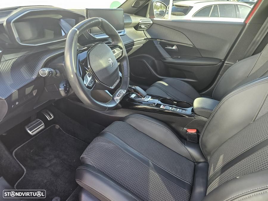 Peugeot e-2008 50 kWh GT - 26