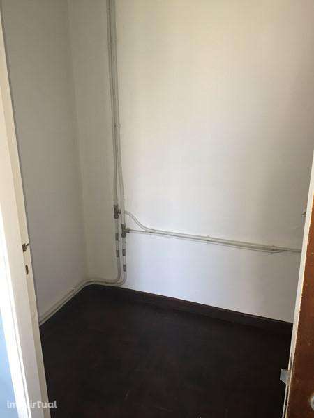 Apartamento T2 Remodelado - M. Sacramento - Grande imagem: 5/15