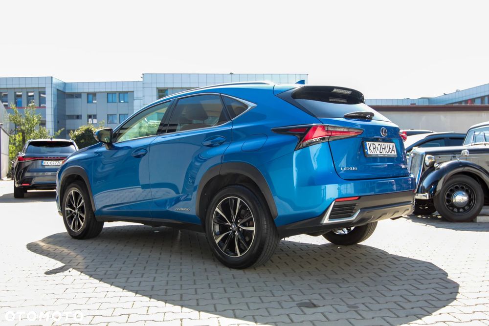 Lexus NX 300h Comfort AWD - 4