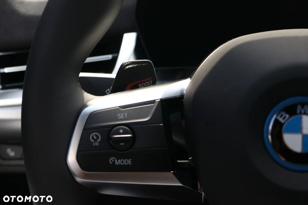 BMW iX2 eDrive20 66.5kWh M Sport Edition - 8