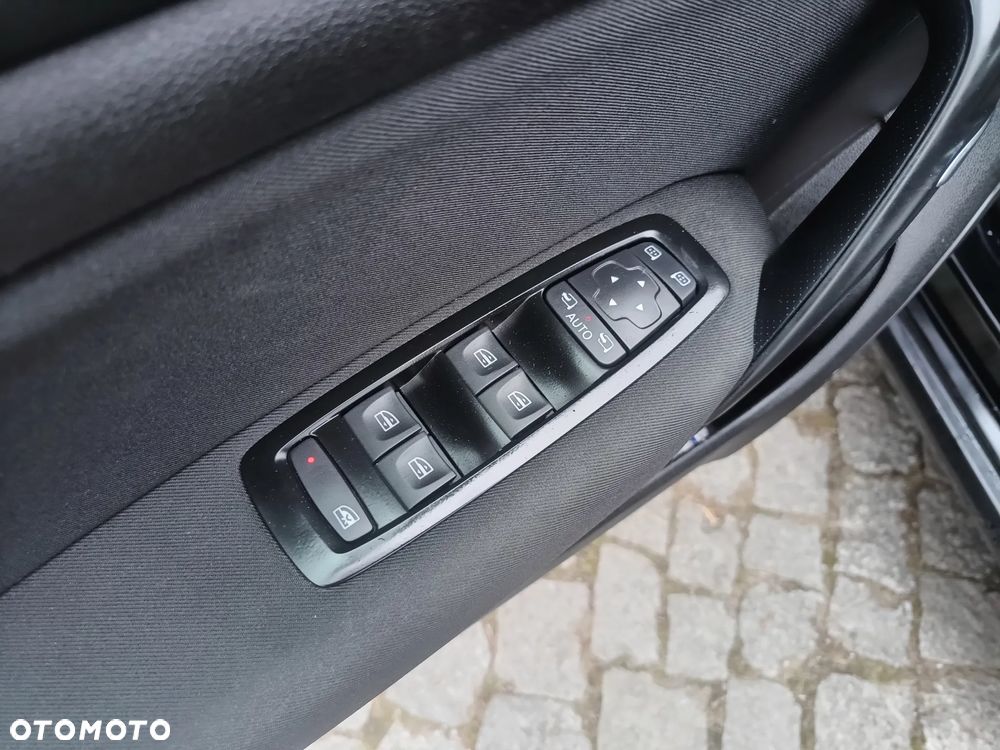 Renault Megane BLUE dCi 115 EDC LIMITED - 19