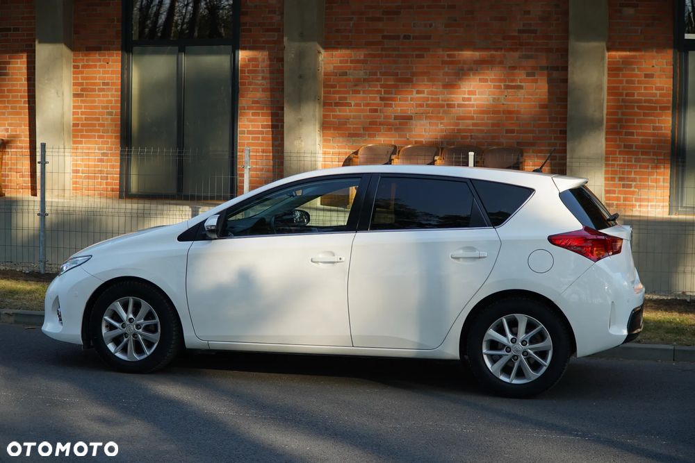 Toyota Auris 2.0 D-4D Comfort - 4