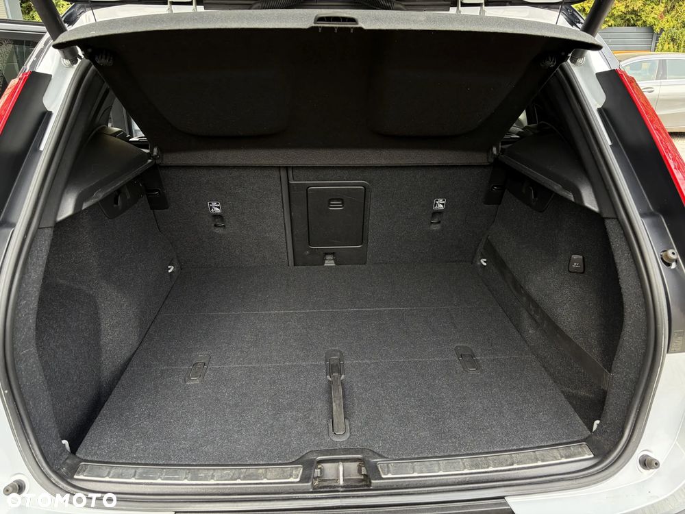 Volvo XC 40 D3 SCR R-Design - 34