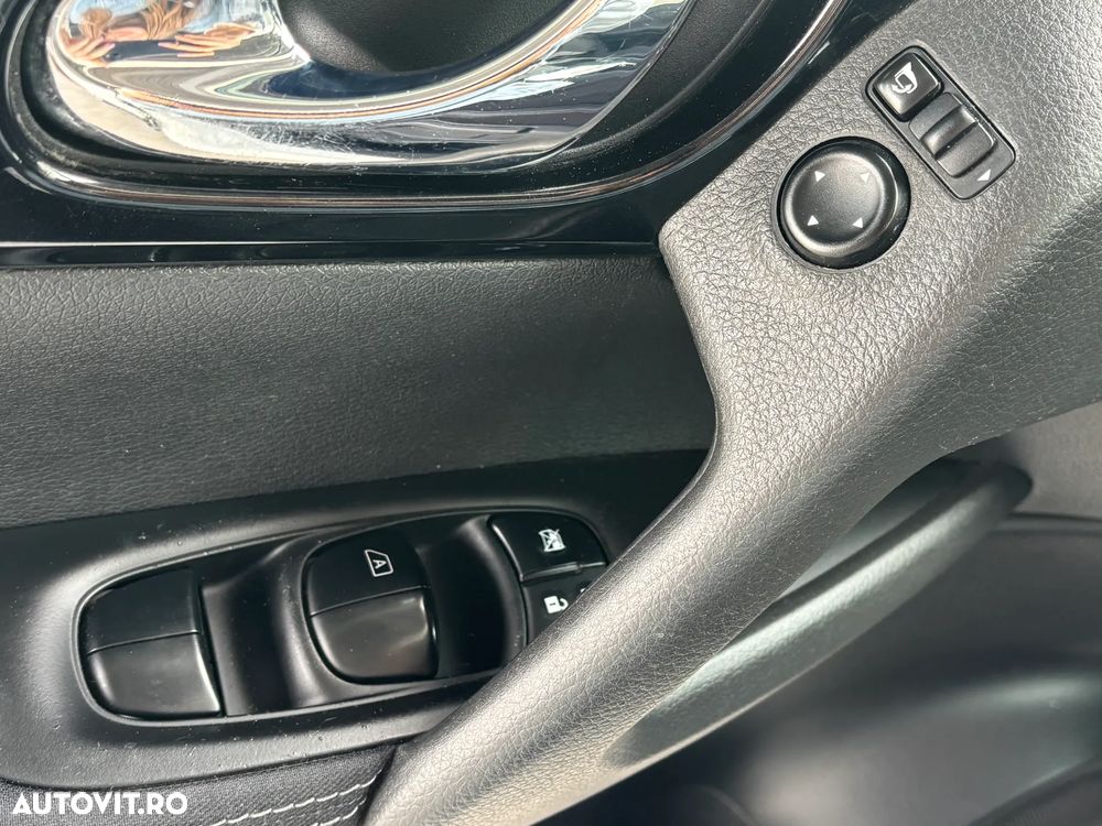 Nissan Qashqai 1.5 DCI Start/Stop N-Connecta - 22