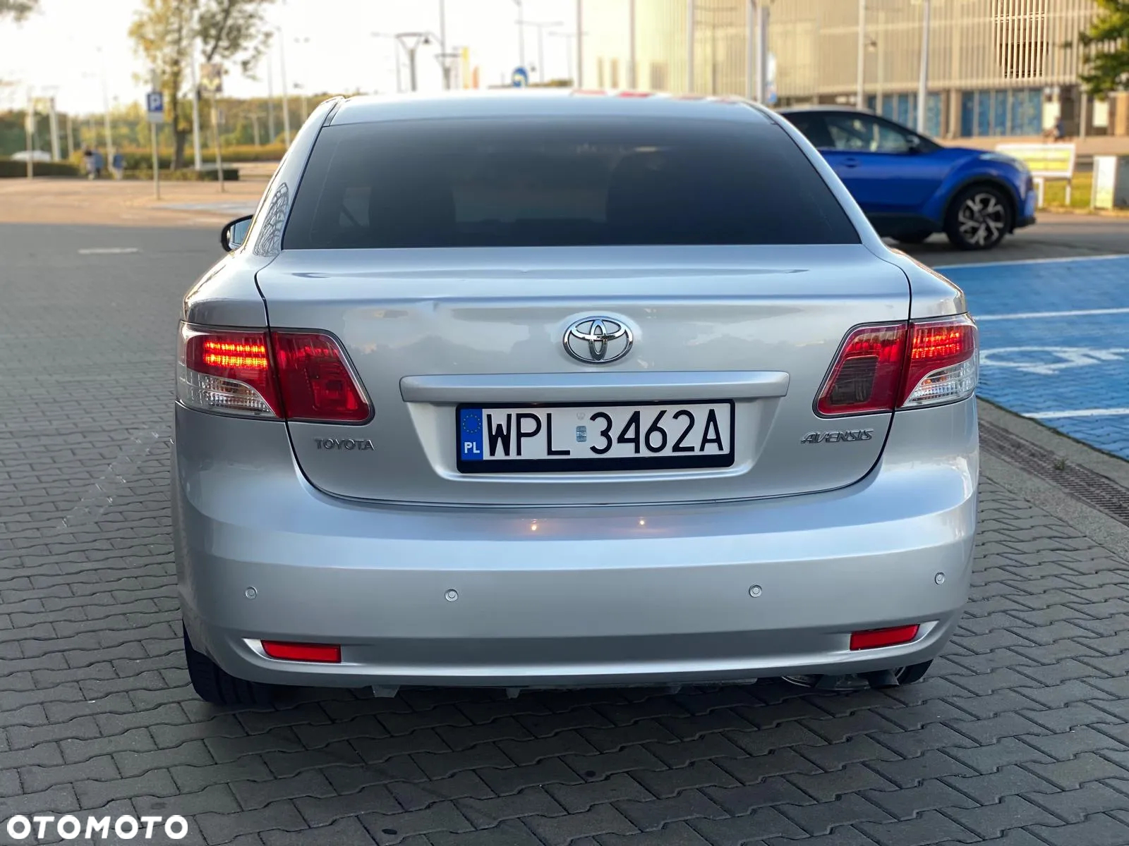 Toyota Avensis 1.6 - 8