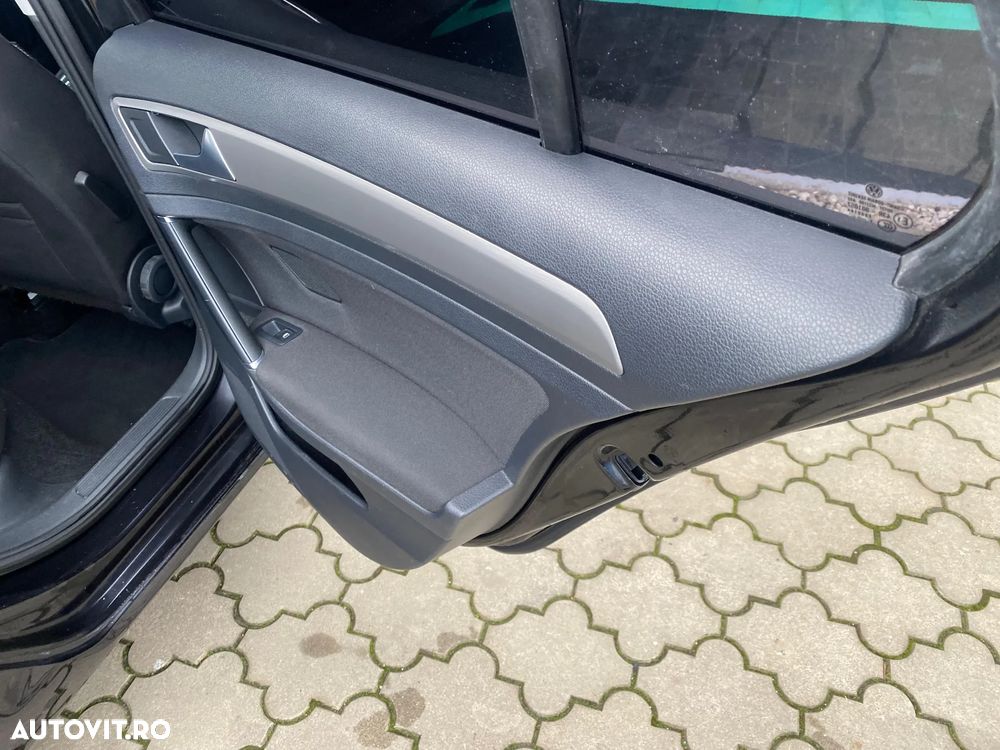 Volkswagen Golf - 26