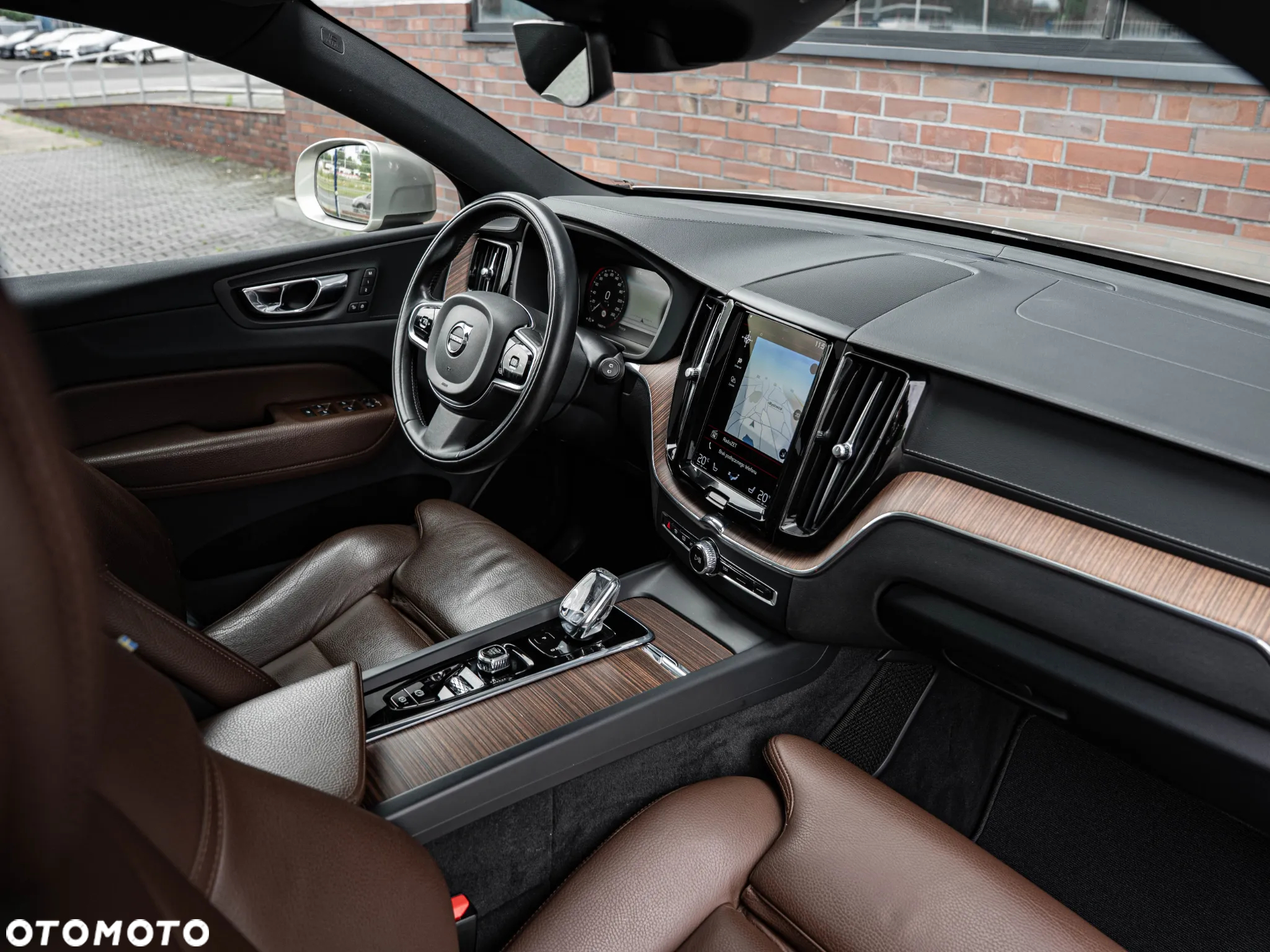 Volvo XC 60 T6 AWD Plug-In Hybrid Inscription - 23